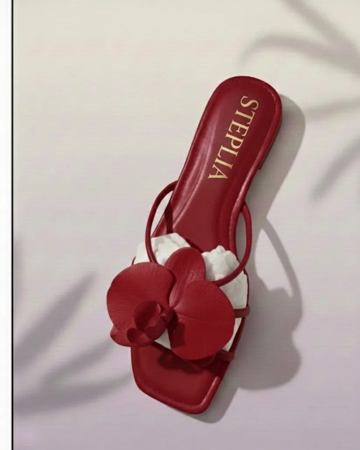 Trendy Floral Flat